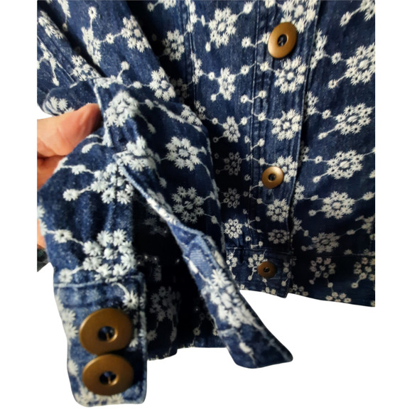 Bamboo Traders Embroidered white flowers on a denim jacket - Picture 8 of 12